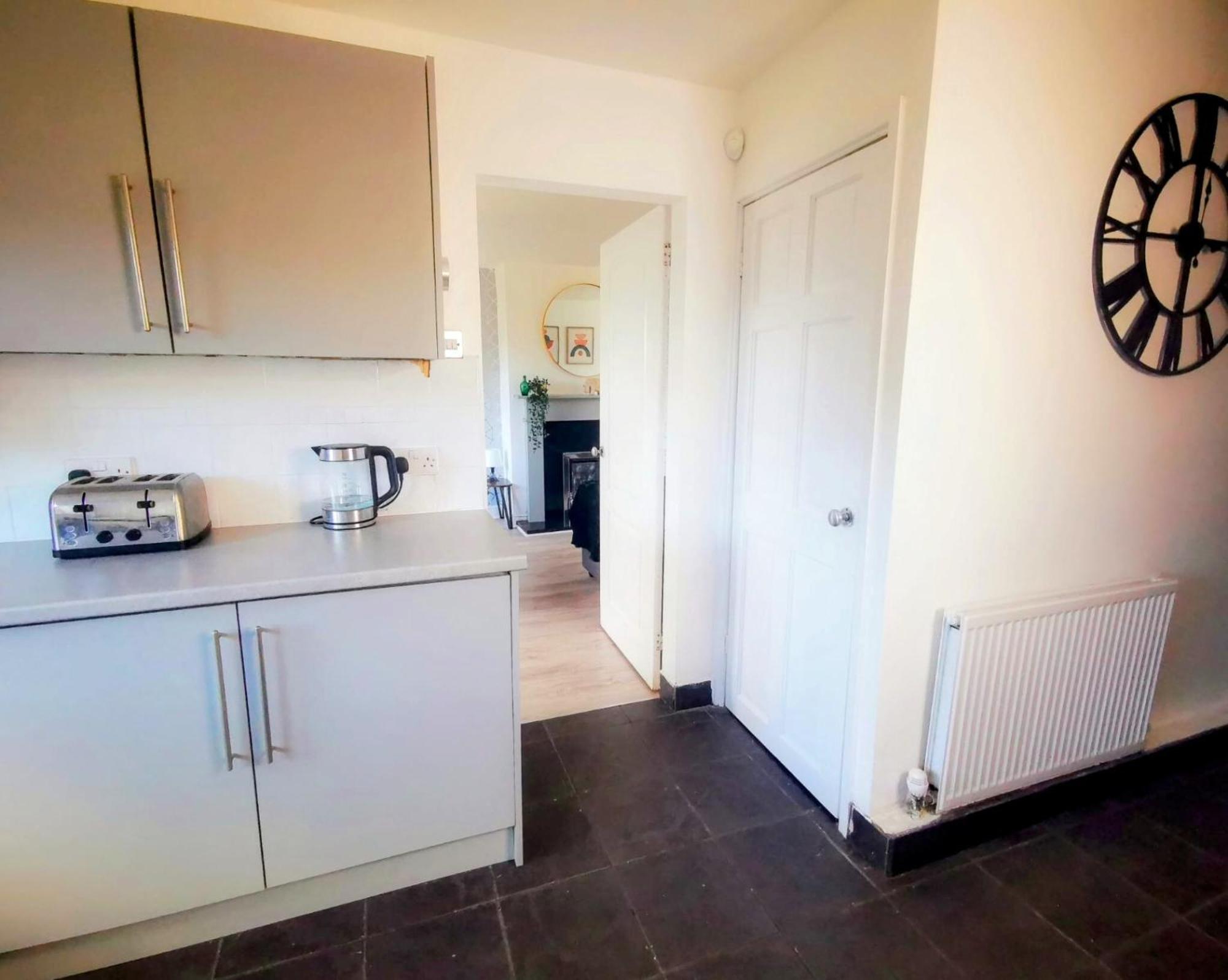 No 7 - Bright, Spacious 3 Bed Home With Parking & Wifi Хайтън Екстериор снимка