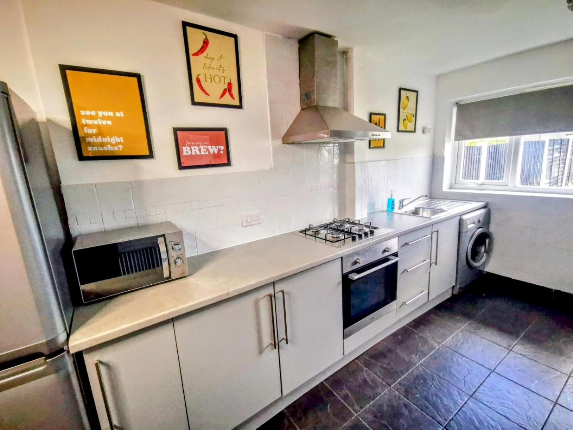 No 7 - Bright, Spacious 3 Bed Home With Parking & Wifi Хайтън Екстериор снимка