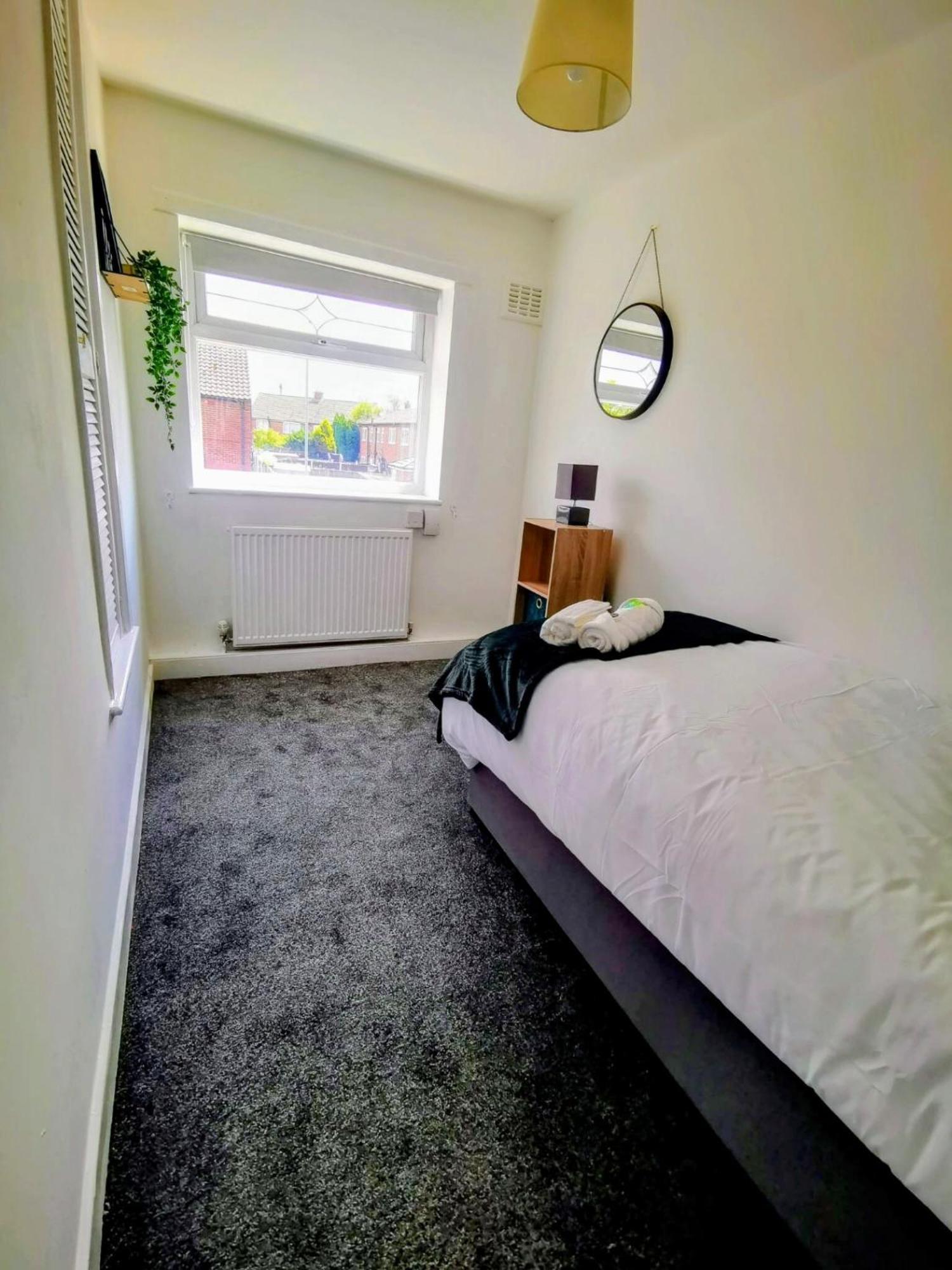 No 7 - Bright, Spacious 3 Bed Home With Parking & Wifi Хайтън Екстериор снимка