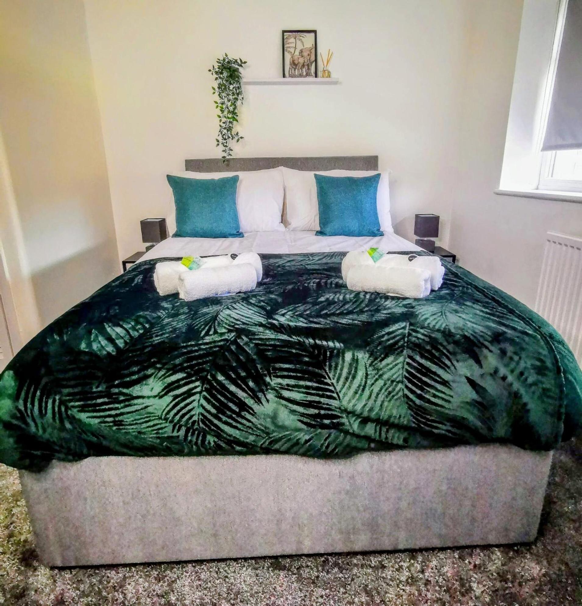 No 7 - Bright, Spacious 3 Bed Home With Parking & Wifi Хайтън Екстериор снимка